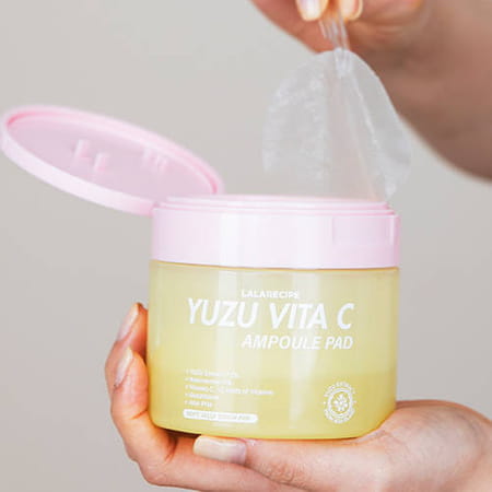 pol_pm_Rozjasniajace-platki-z-witamina-C-Yuzu-Vita-C-Ampoule-Pad-LalaRecipe-1021_1.jpg