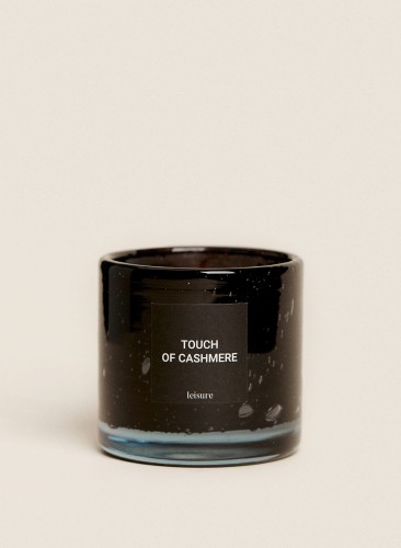 leisure-swieca-zapachowa-touch-of-cashmere-150g-001.jpg
