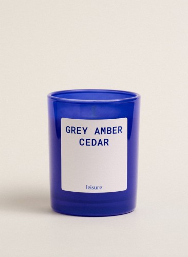 leisure-swieca-zapachowa-moments-grey-amber-cedar-210g-001.jpg